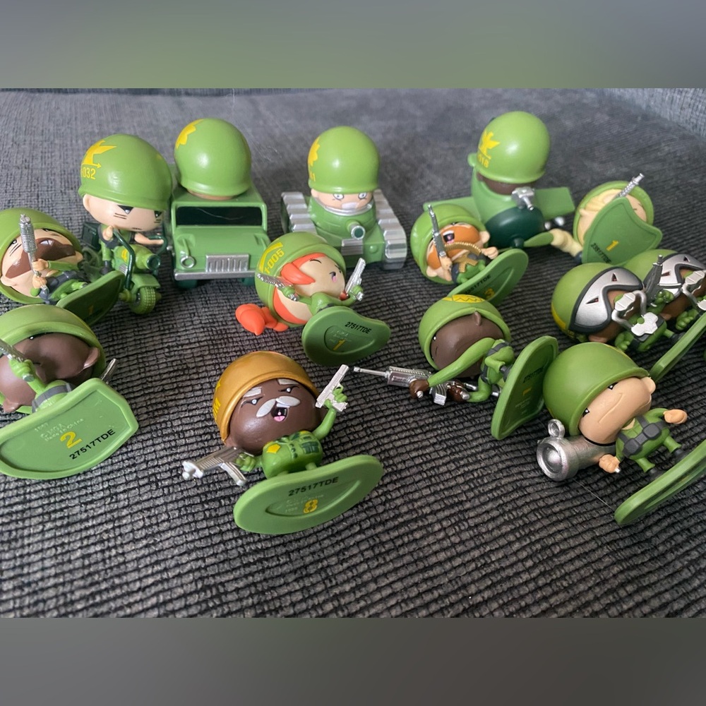 Awesome Little Green Men Army- Lot Of 14 (Figures Green)